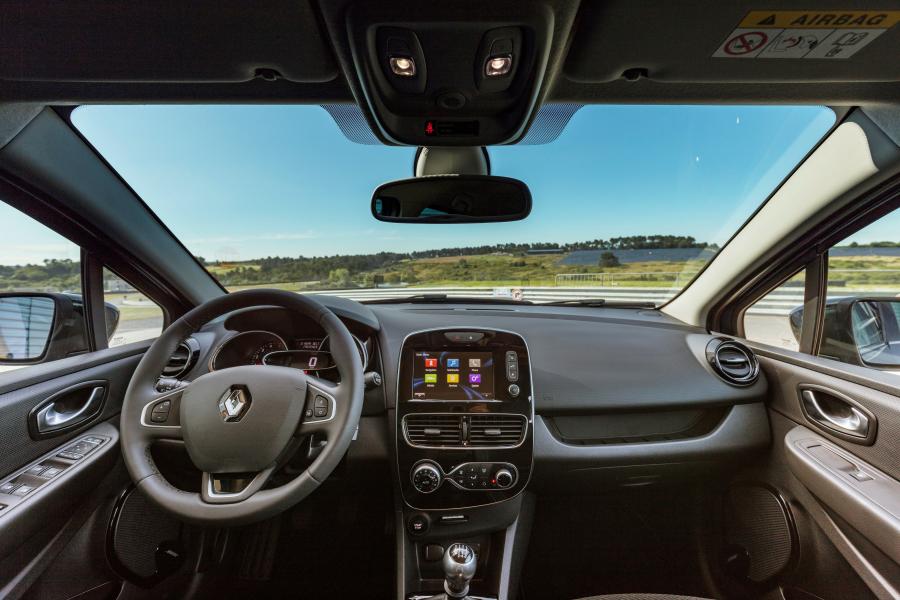 Торпедо Renault Clio GT Line 2016 года  (фото 26 из 38)